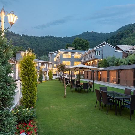 Hotel Grand Boulevard Durgjan Exterior photo