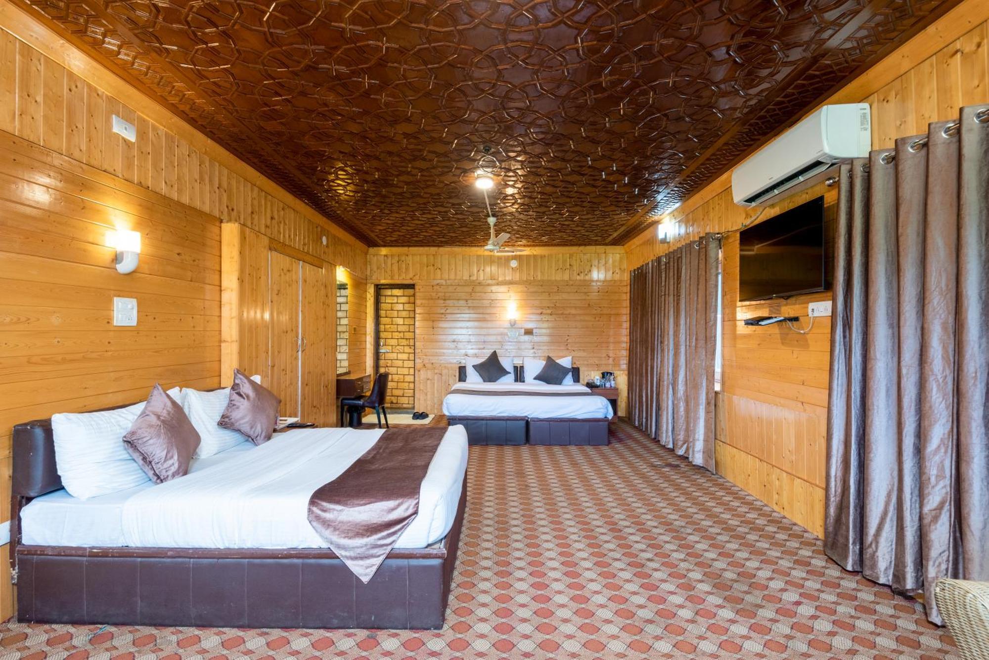 Hotel Grand Boulevard Durgjan Exterior photo