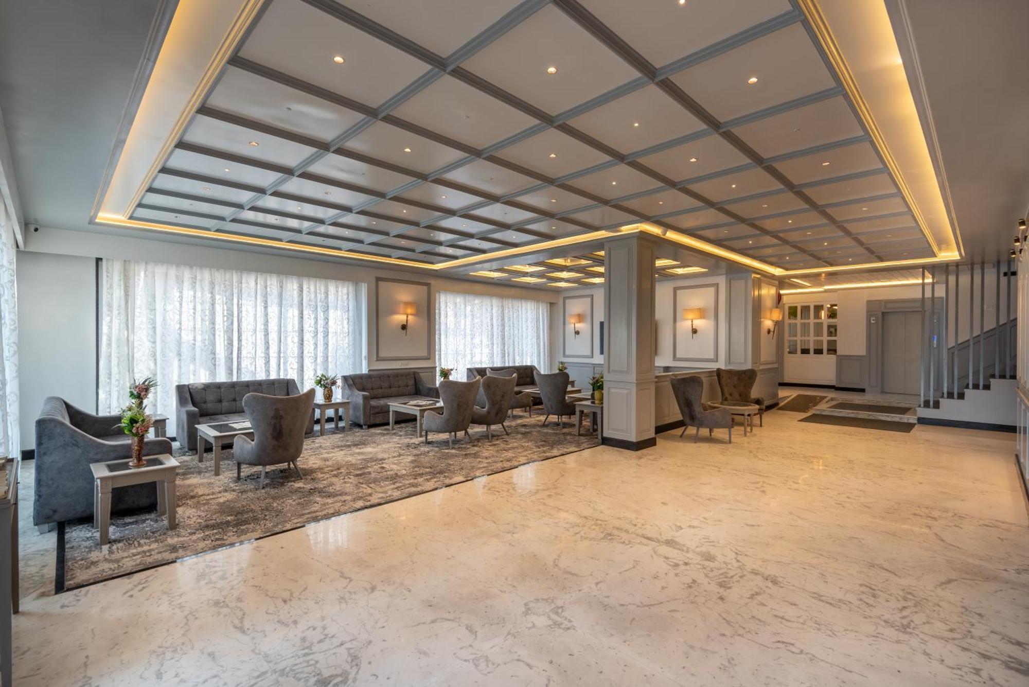 Hotel Grand Boulevard Durgjan Exterior photo