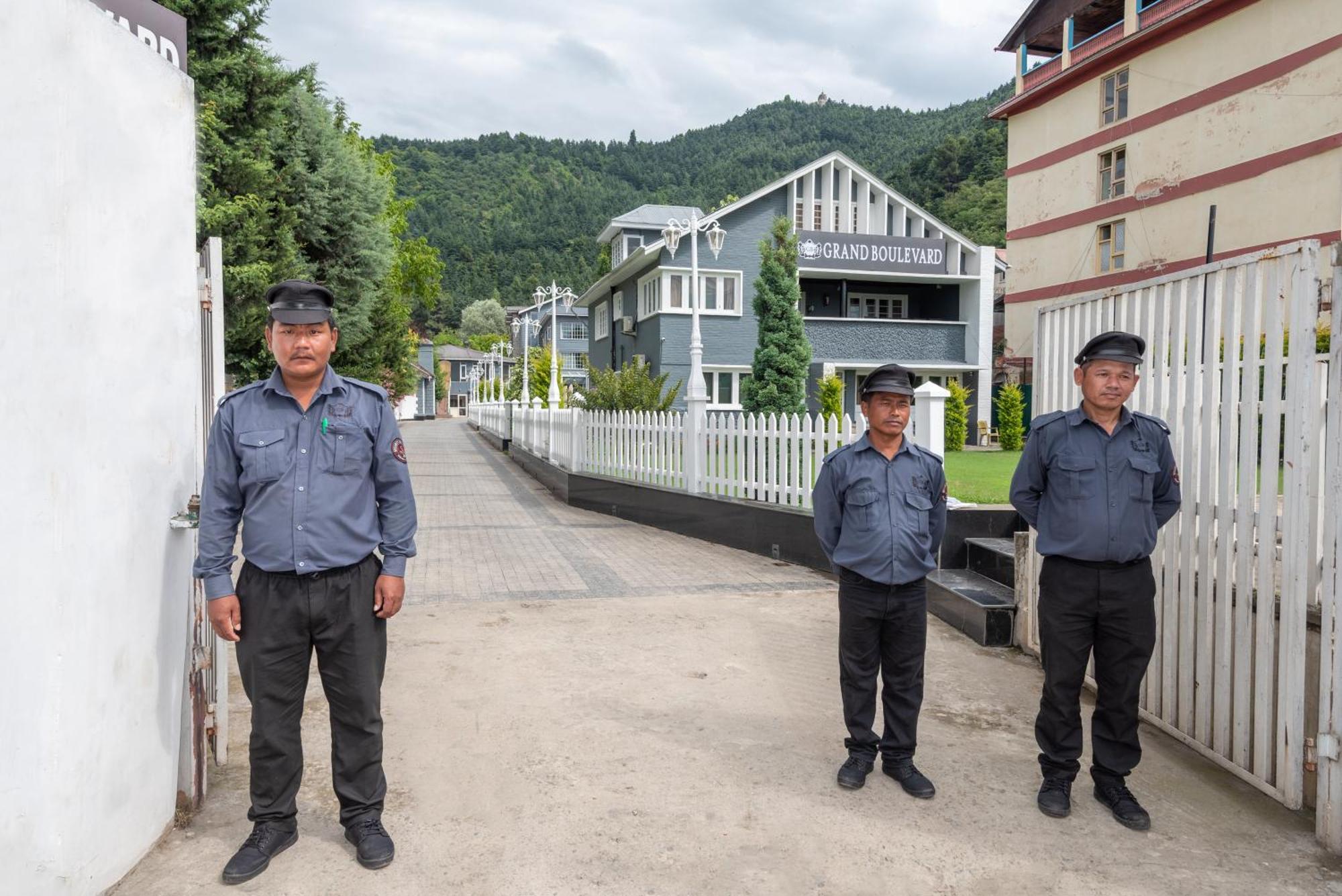 Hotel Grand Boulevard Durgjan Exterior photo