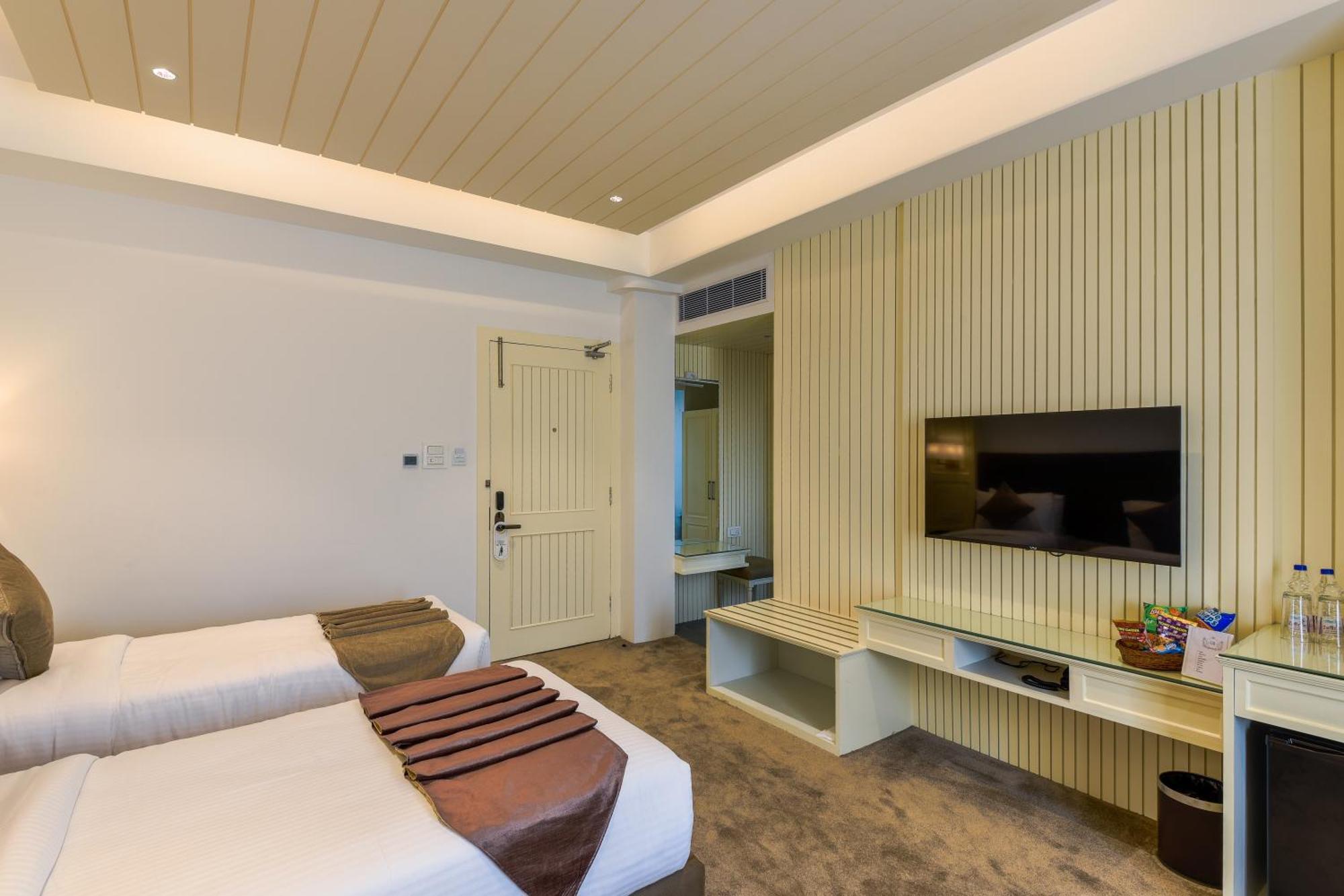 Hotel Grand Boulevard Durgjan Room photo
